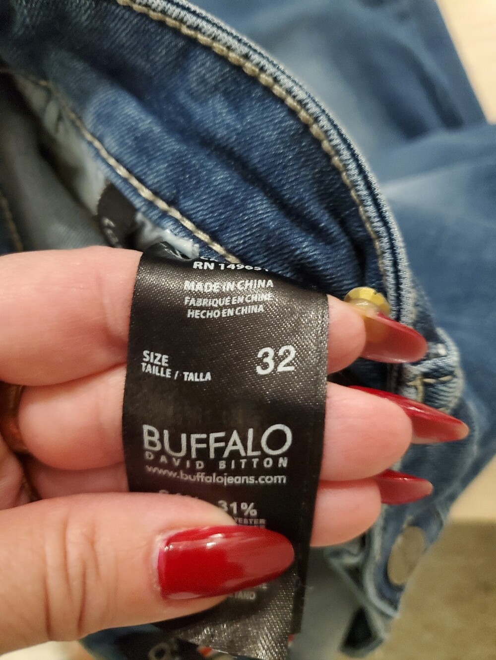 Buffalo David Bitton- cute stripe detail down side of legs skinnies, stretchy - Picture 3 of 5